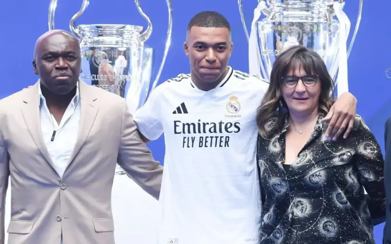 فيديو | رد فعل مثير للجدل من والدة مبابي بعد إطلاق جماهير ريال مدريد صيحات استهجان ضده